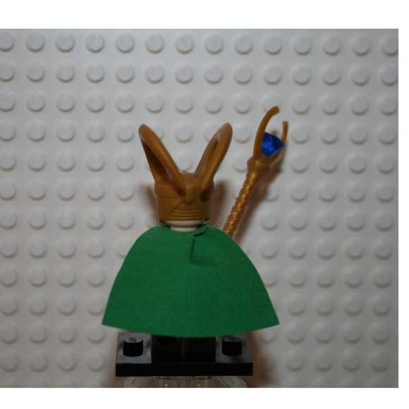 LEGO Loki Minifigure sh033a Marvel Avengers Gray Suit Green Cape Gold Scepter - Picture 2 of 8
